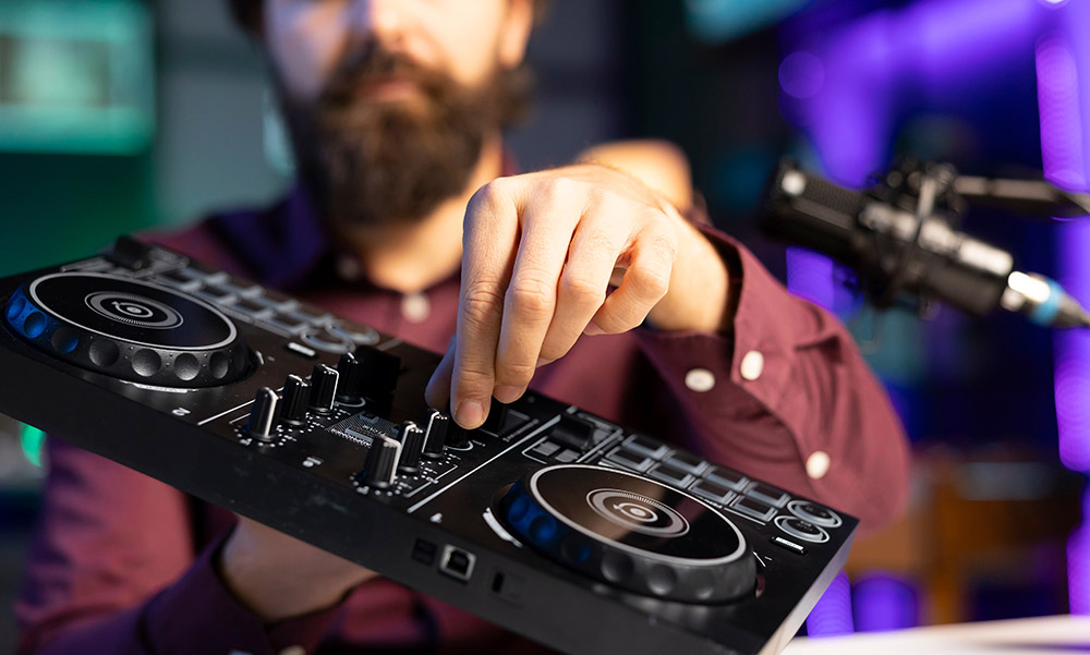 Los generos musicales que dominaran en 2025: Predicciones y analisis de expertos.